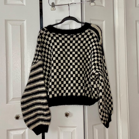 Blu Pepper Black and Cream Checkered Sweater - Picture 3 of 4
